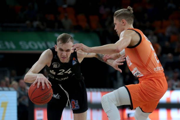 在上赛季与 在上赛季与